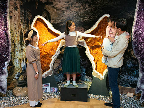 彩石の蔵 | やまなしフルーツ温泉 ぷくぷく